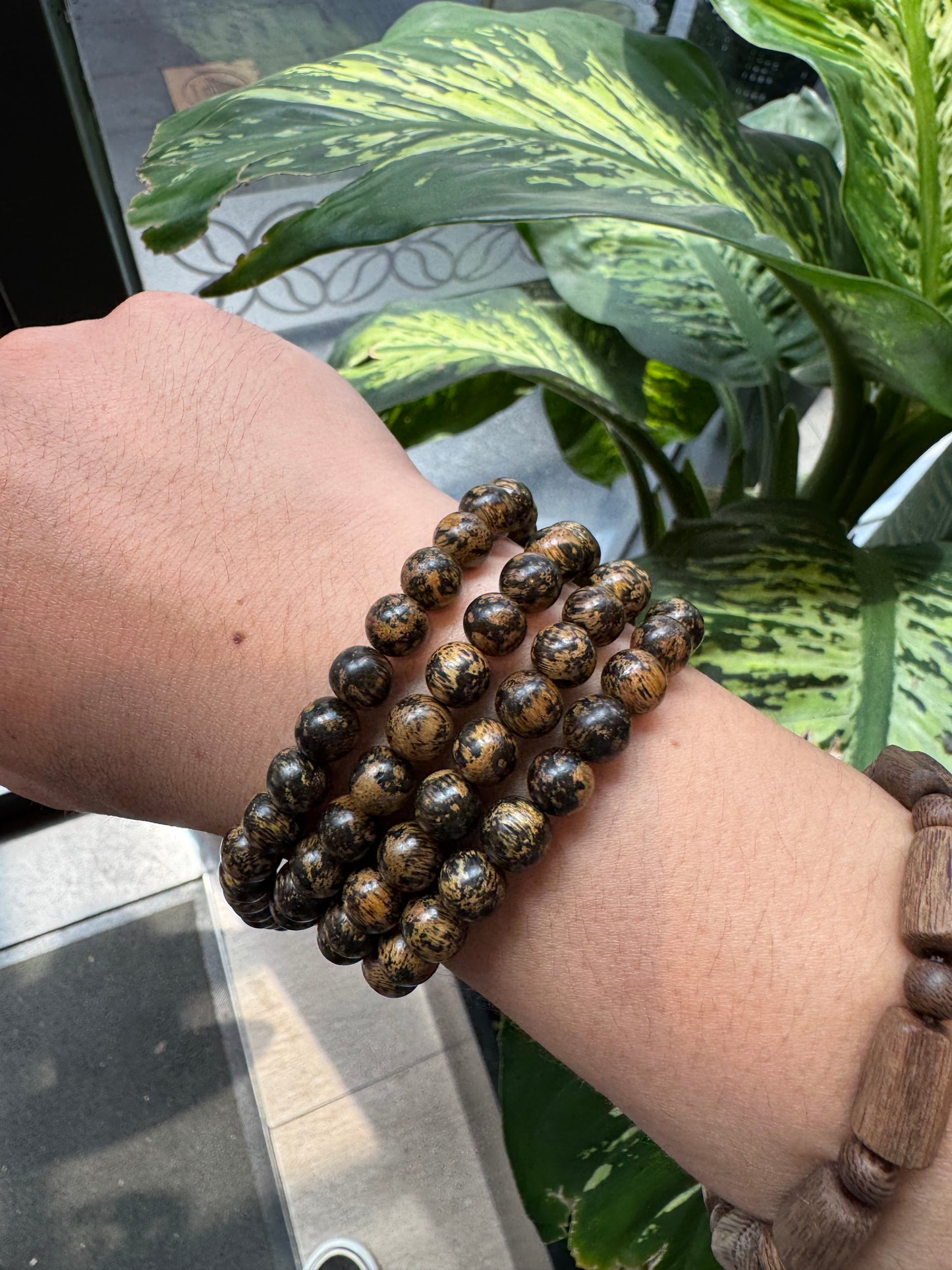 Agarwood 108 Bead Grain Mix Gold Color , Beautiful Grain Agarwood Old Like Gold , Size 10mm, Strong Aroma, only 1