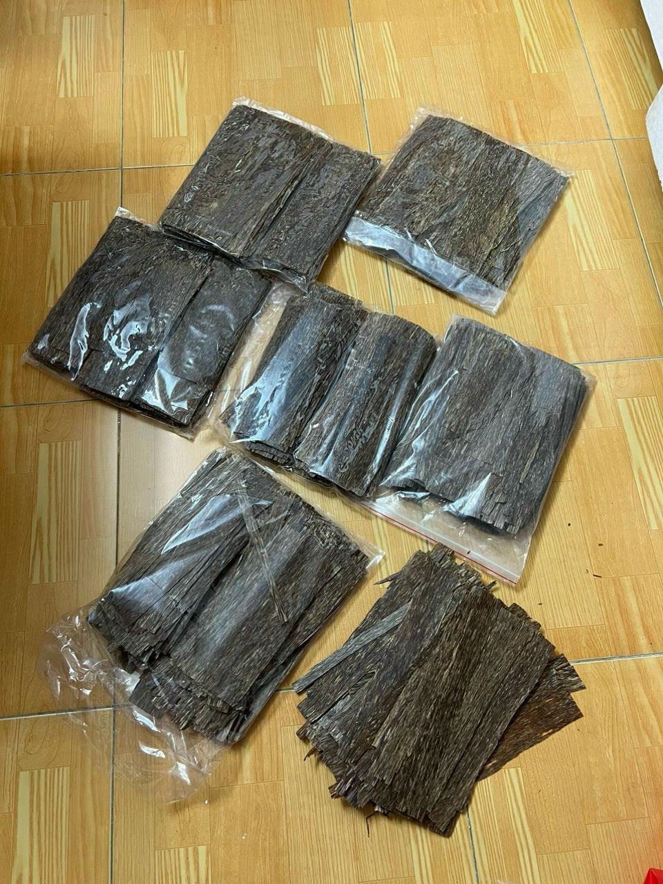 Vietnamese Agarwood Chunks | Grade AAA+ Flat Oud | Woody & Sweet Aroma | 0.5mm