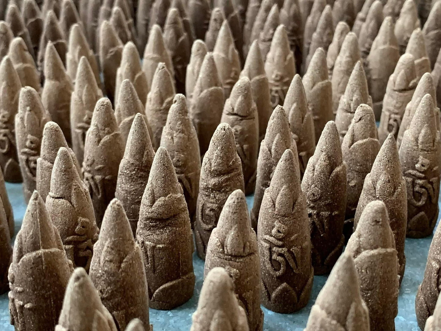 Super Grade Agarwood Incense, ,100% Wild Agarwood,Lasting 10 Hours Aroma, 52 Cones