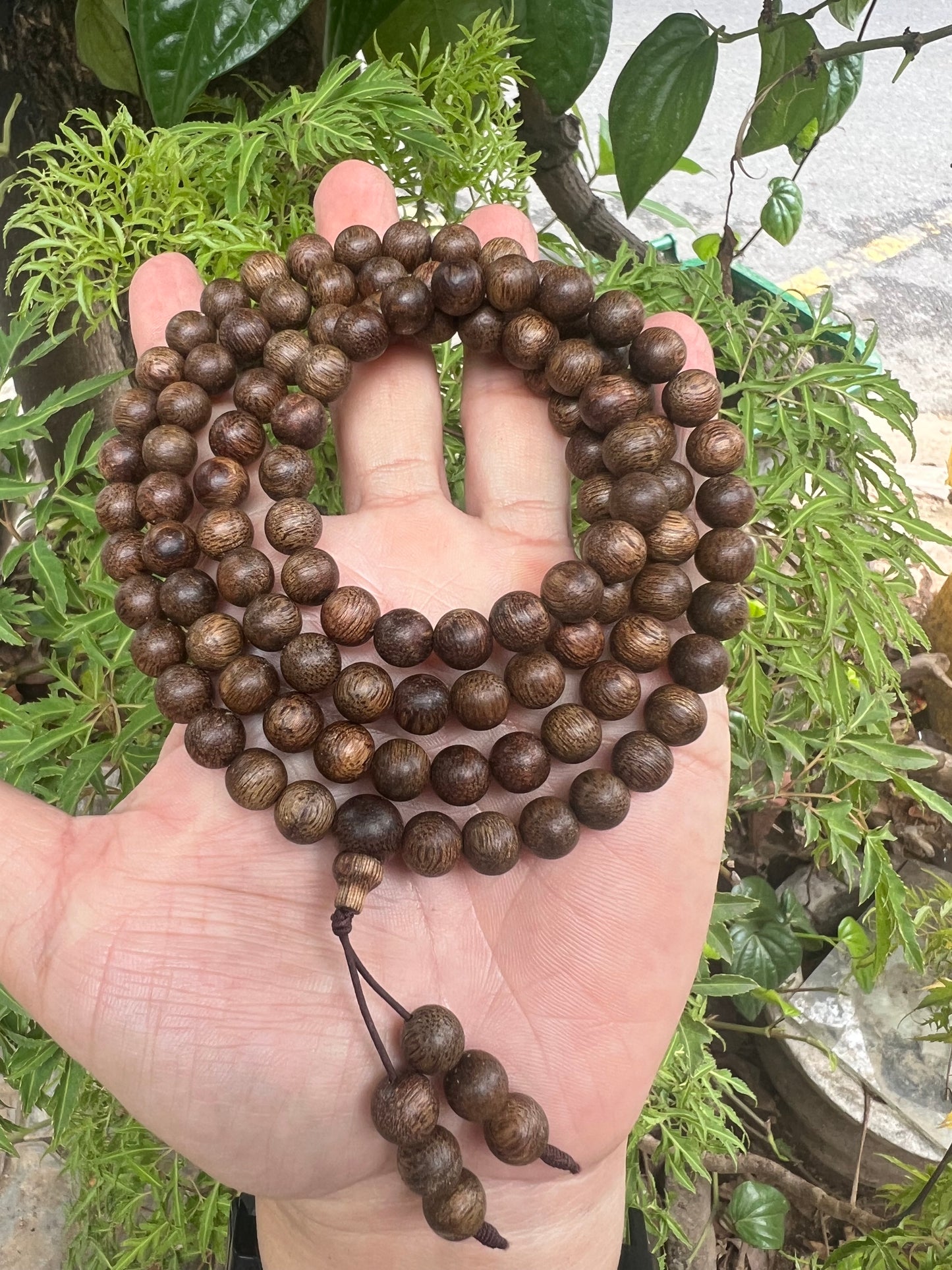Natural Wild Phu Quoc Agarwood 108 Beads Mala Necklace – Deep Sweet Aroma, Rich Resin & Long-Lasting Fragrance