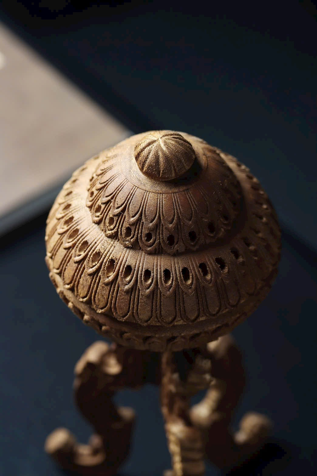 Hand-Carved Natural Agarwood Incense Burner – Elegant Home Decor Censer - 100% Wild Agarwood Vietnamese.