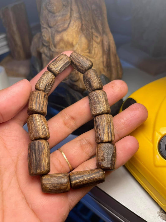 Super King Agarwood Philipinese , Old Sediments , Strong Aroma , Only 1