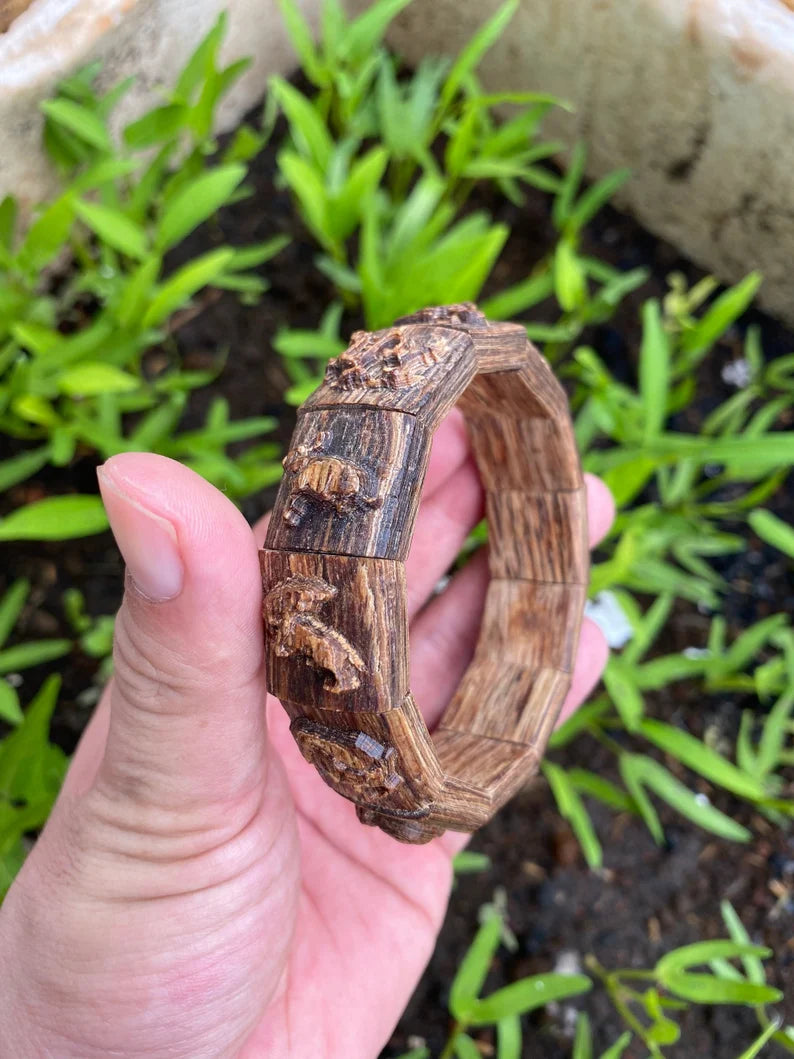 Sculptured Agarwood Bracelet , handmade bracelet , Sculptured Animal Designation