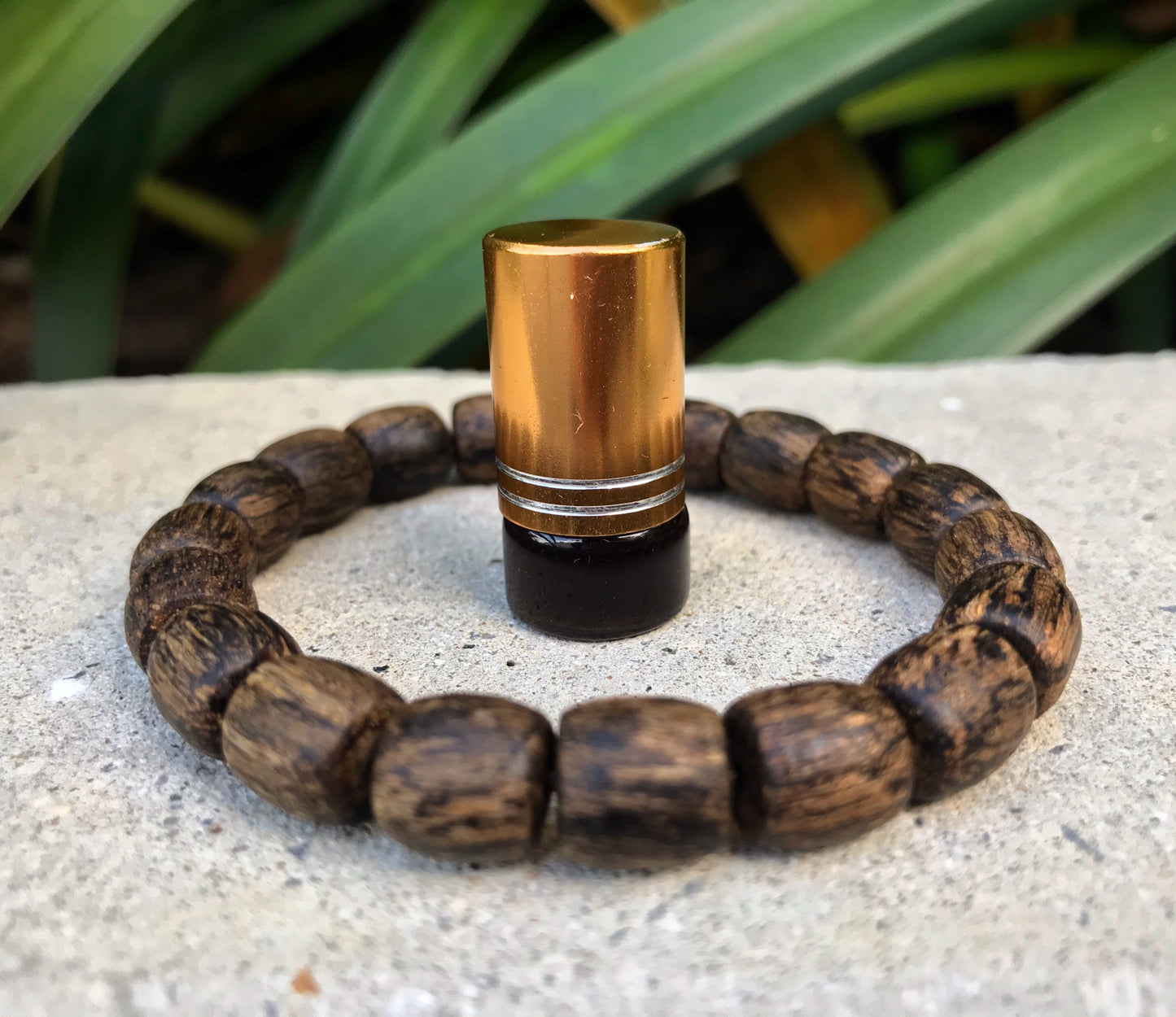 Agarwood Essential Oil , Grade AAA - Good Quality / 100% Nature / No chemicals / Premium Agarwood Oil