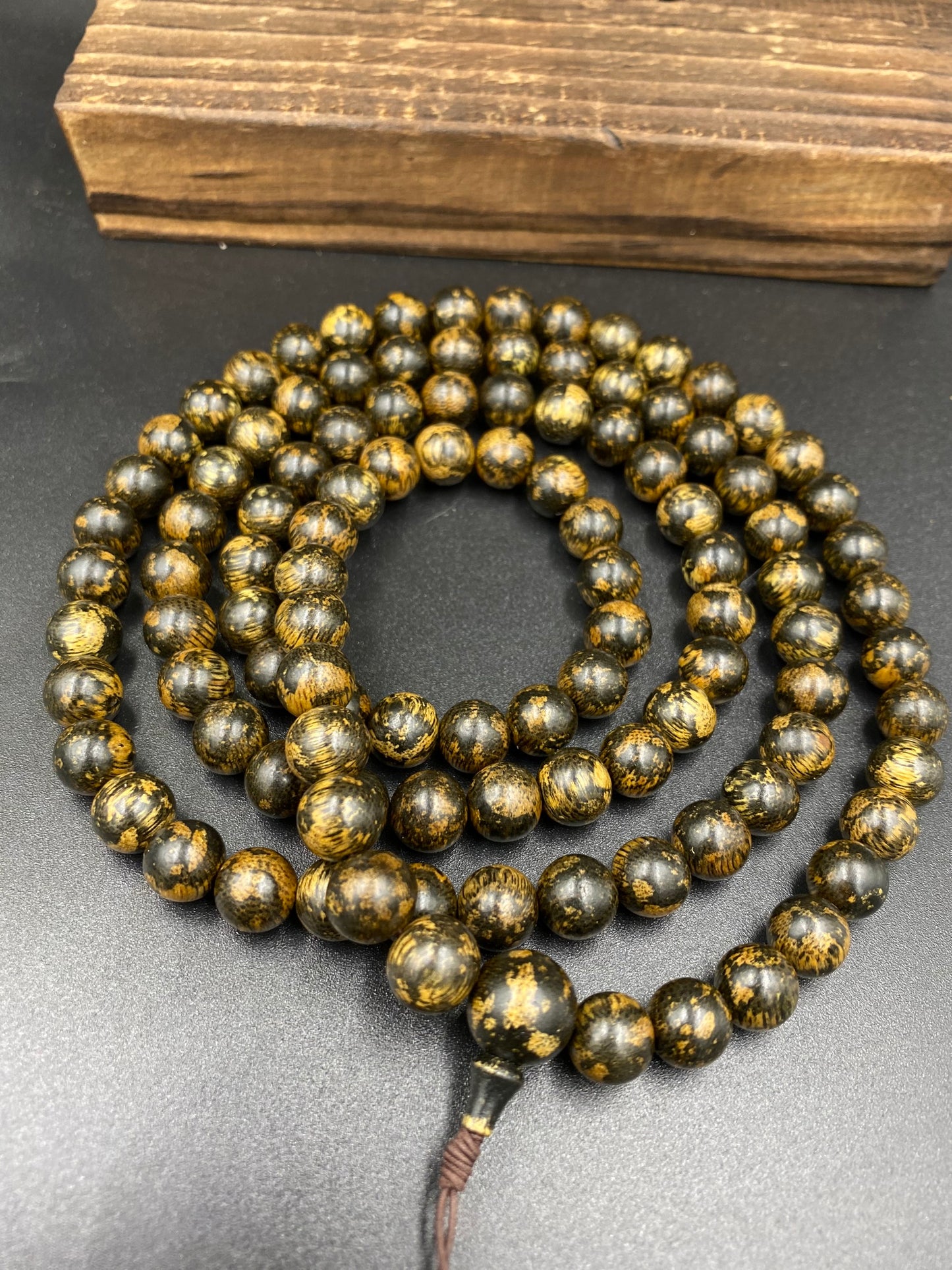 Malaysia Wild Agarwood 108 Beads, Agarwood Necklace, Grain Gold Mix Agarwood