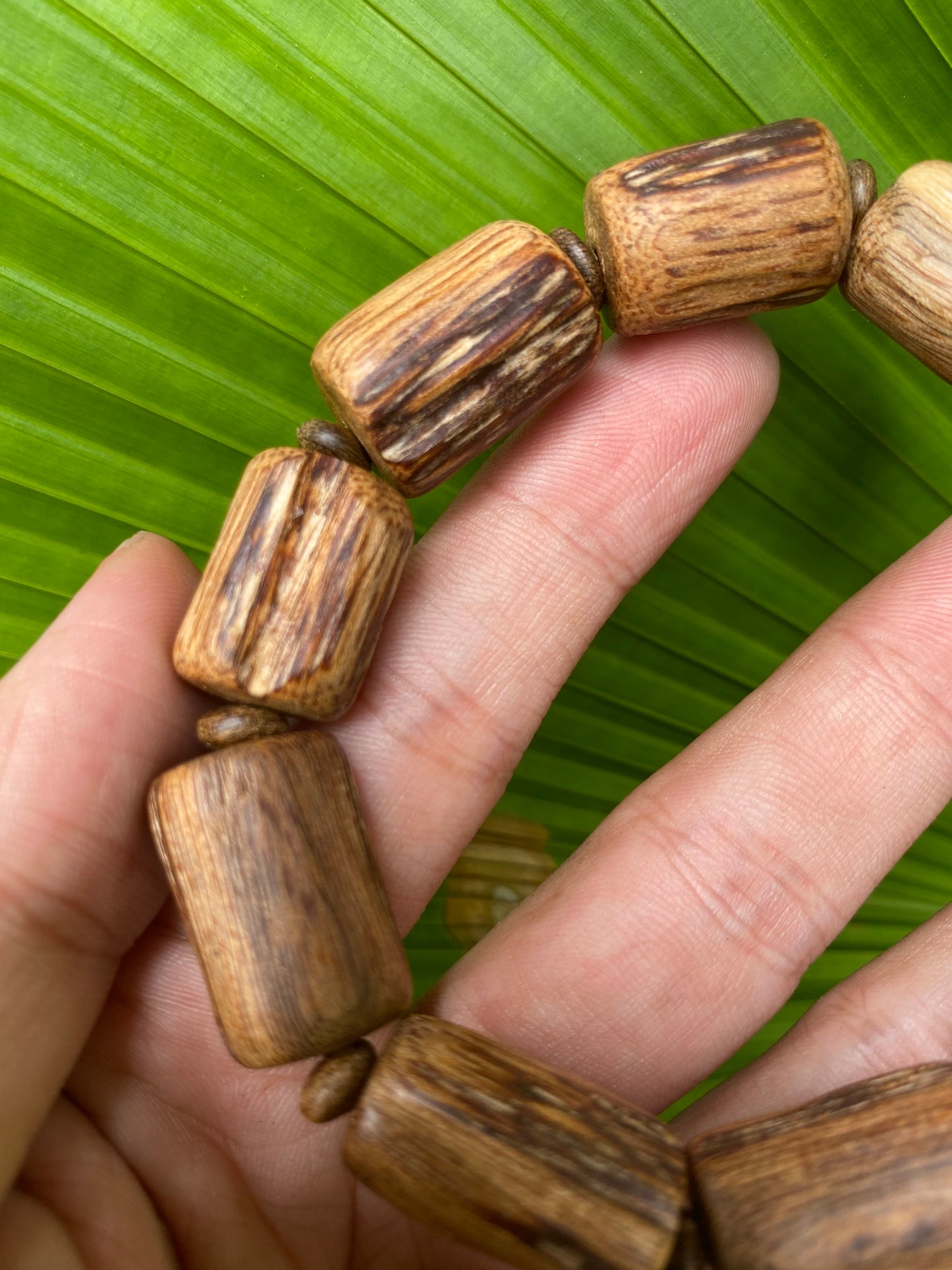 vietnamese wild agarwood , agarwood bracelet , super grade