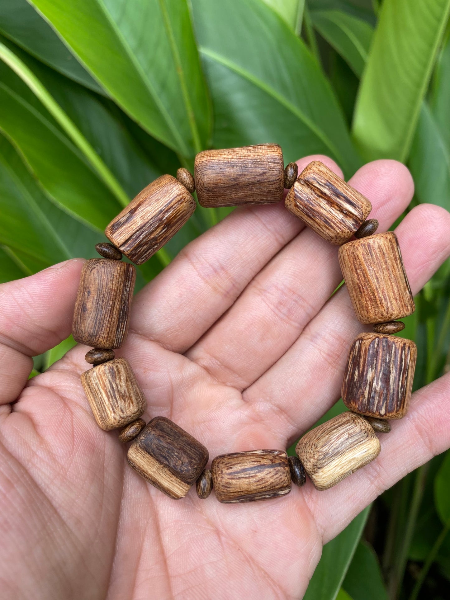 vietnamese wild agarwood , agarwood bracelet , super grade