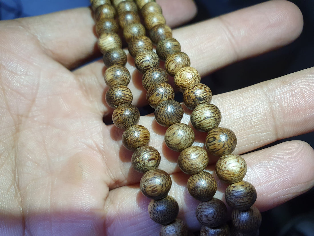 Agarwood bracelets, the things you must know before you buy .