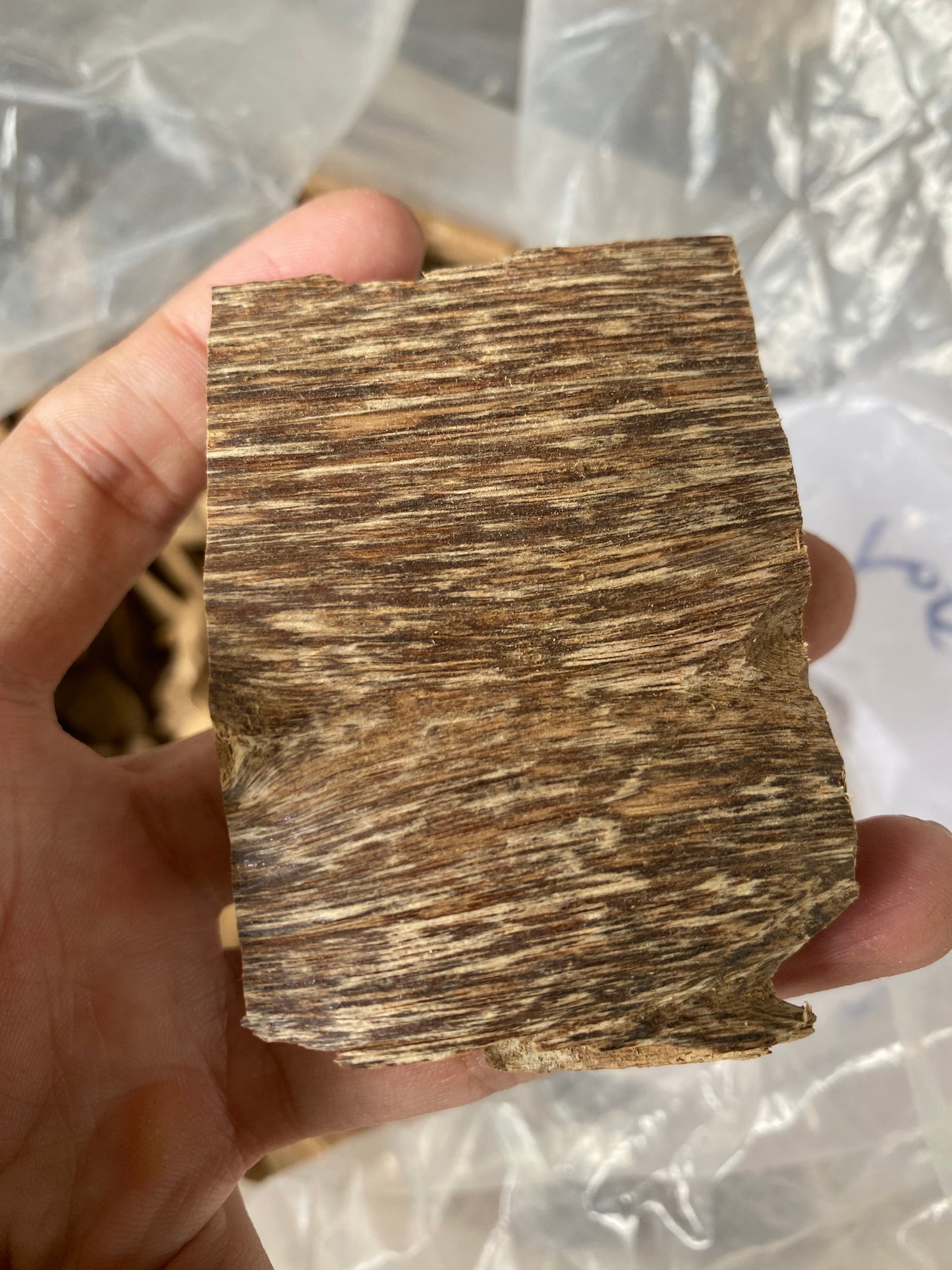 Vietnamese Oudh Chip, Agarwood Chips - Grade A - 100% Natural Agarwood .