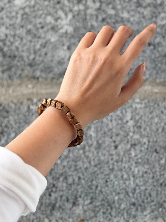 Vietnamese Natural Agarwood Bracelet for Women – Elegant Random Bead Genuine Agarwood Bangle