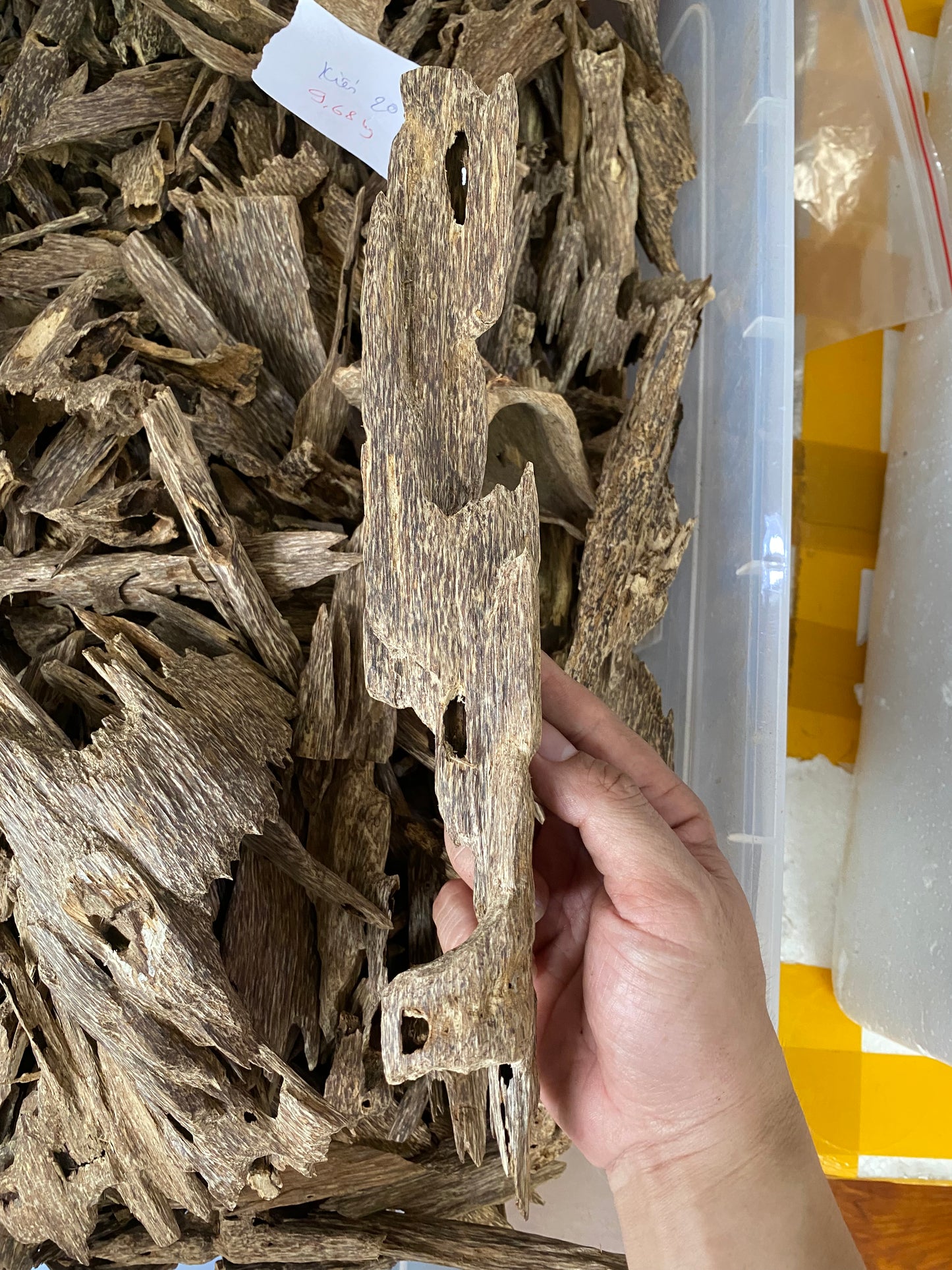 Wild Agarwood Chips From Vietnamese Forest , Super Grade Agarwood, OUD Chips , Natural Wild Oud Chips