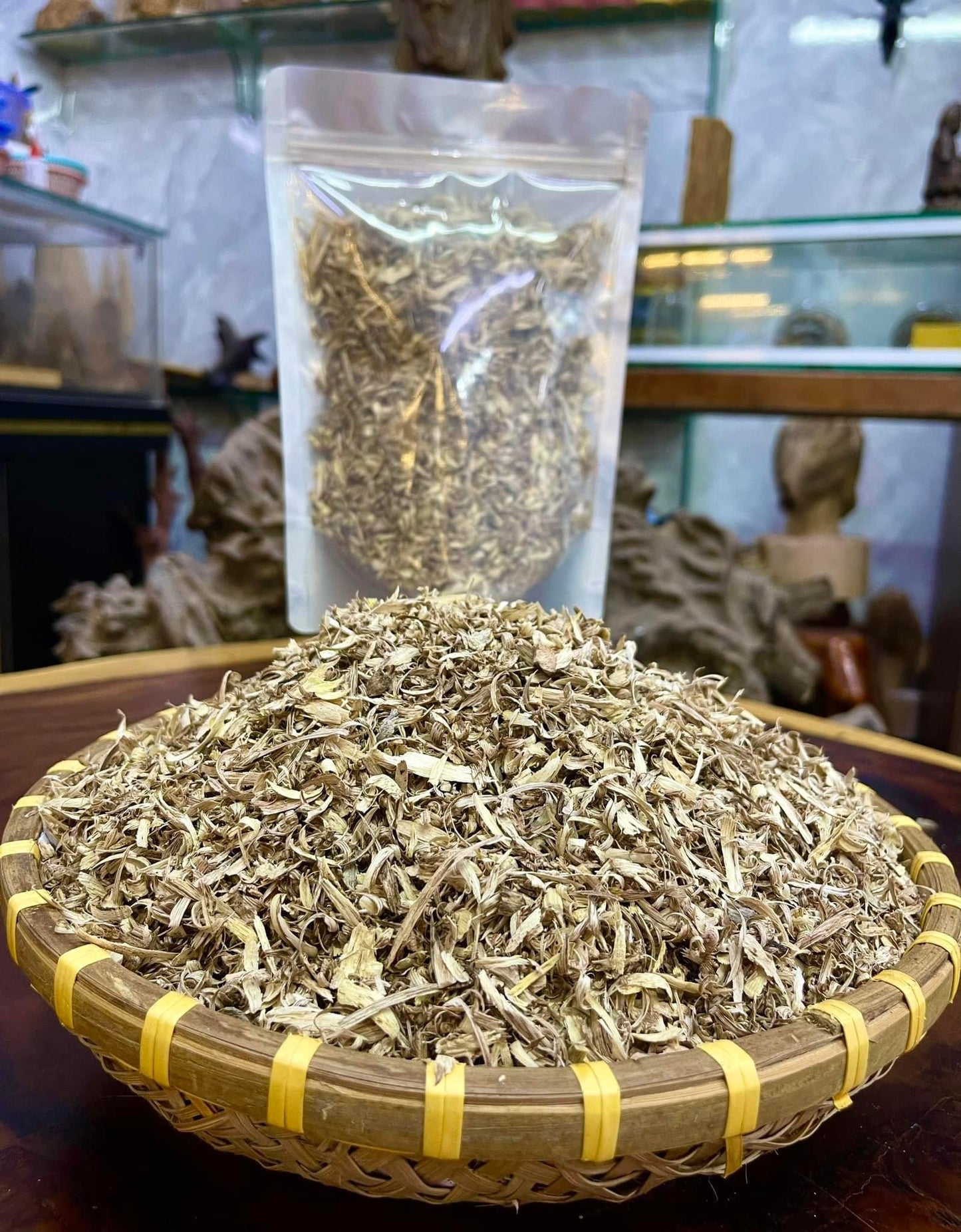 Agarwood Chips Vietnamese,Grade AA, Oud Chips , Wild Agarwood , Oudh Vietnamese , OUd .