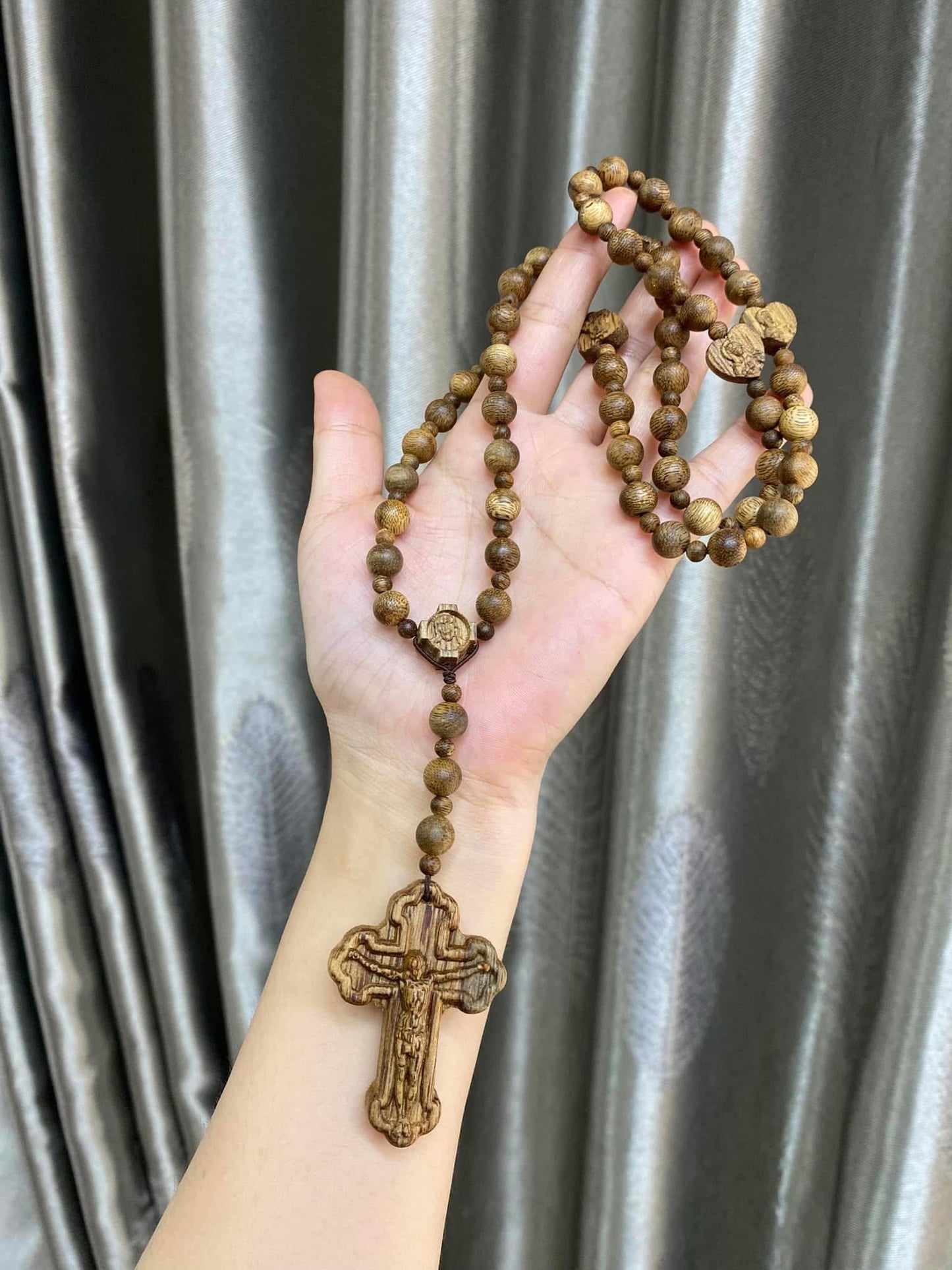 Agarwood Catholic Rosary Beads Necklace – Cross and Virgin Mary Pendant, Meaningful Gift