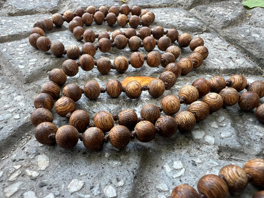 Hand-Knotted Tibetan Agarwood Meditation Mala – 108 Beads Prayer Necklace