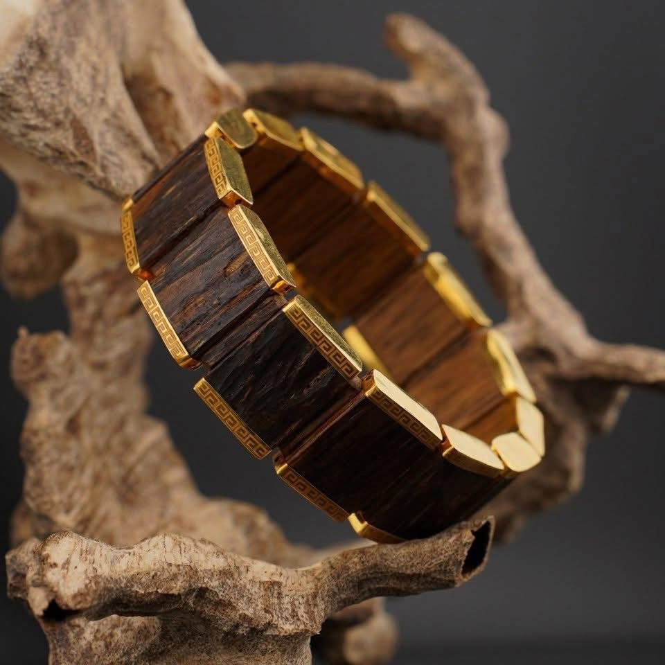 Natural Agarwood Bracelet with 18K Gold | Luxurious & Naturally Fragrant