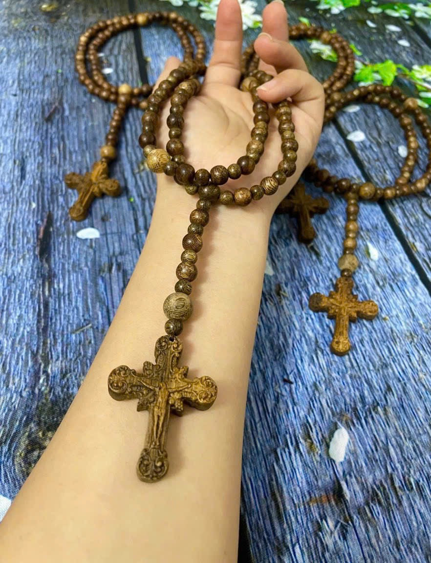 Agarwood Catholic Rosary Beads Necklace – Cross and Virgin Mary Pendant, Meaningful Gift