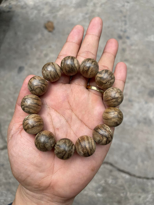 High quality agarwood bracelet from cambodia, natural agarwood oil grain , Size 14mm and 18mm
