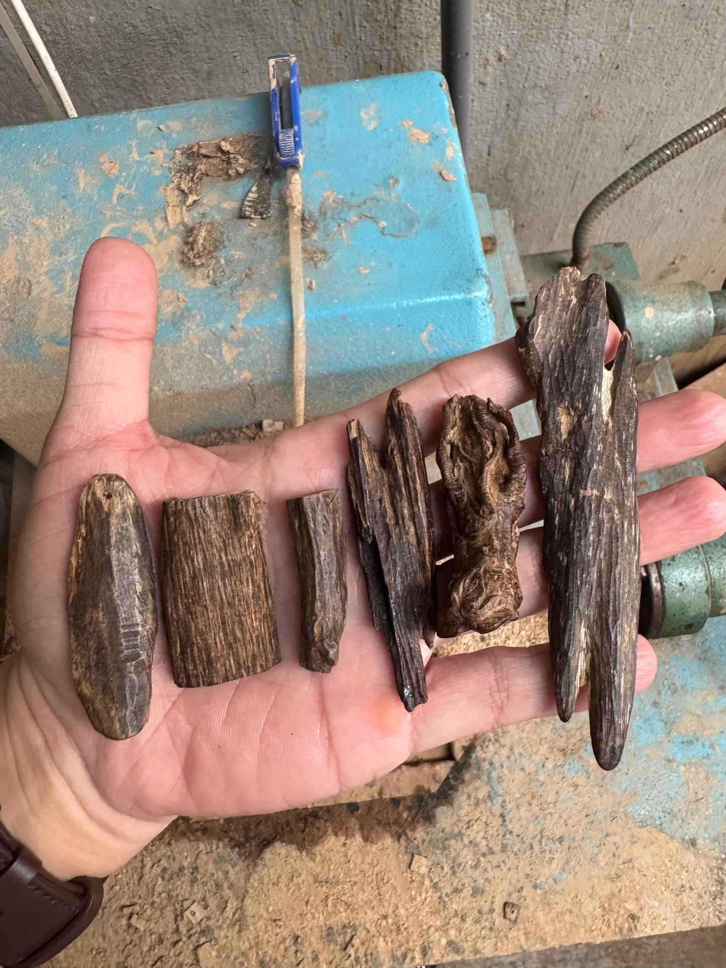 Agarwood Vietnam Sinking Pendant , Rare Sinking Agarwood From Vietnamese Forest , Strong Natural Fragrance & Ancient Resin Layers