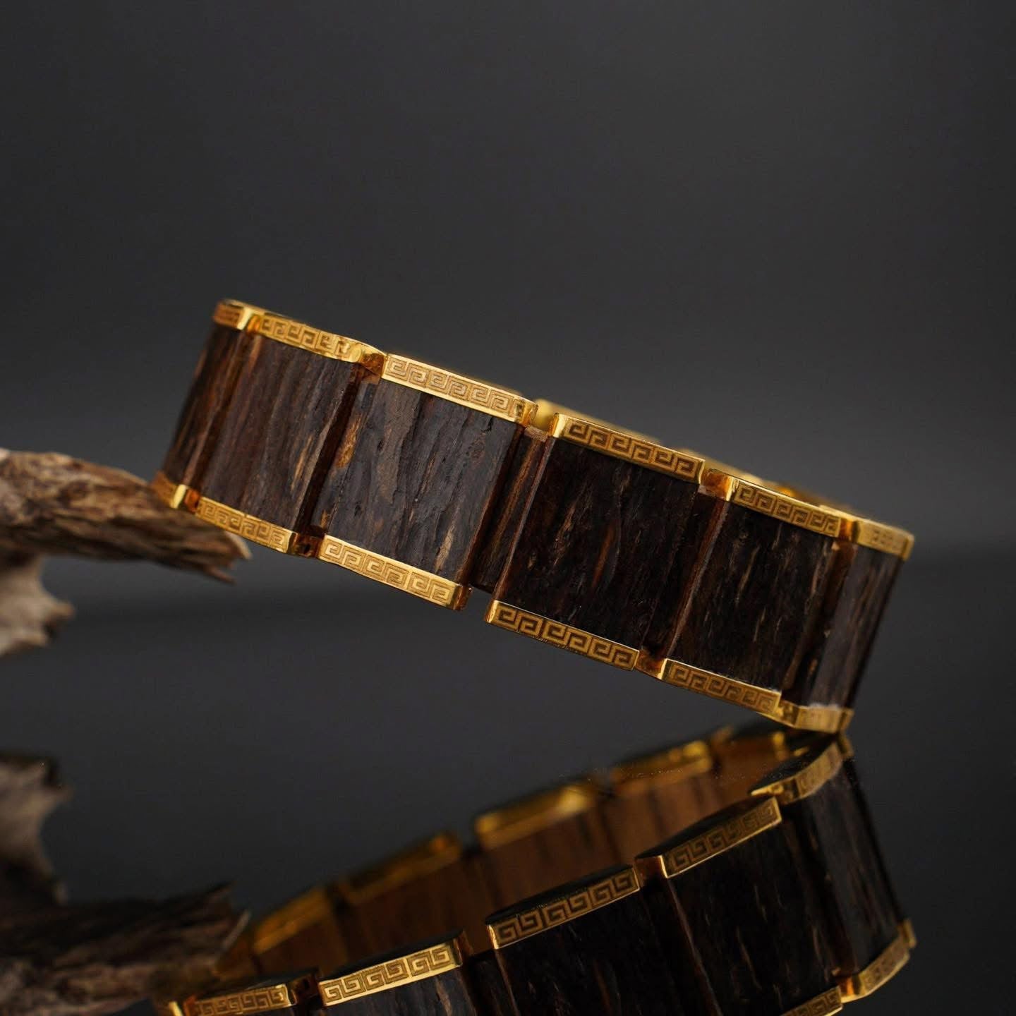 Natural Agarwood Bracelet with 18K Gold | Luxurious & Naturally Fragrant