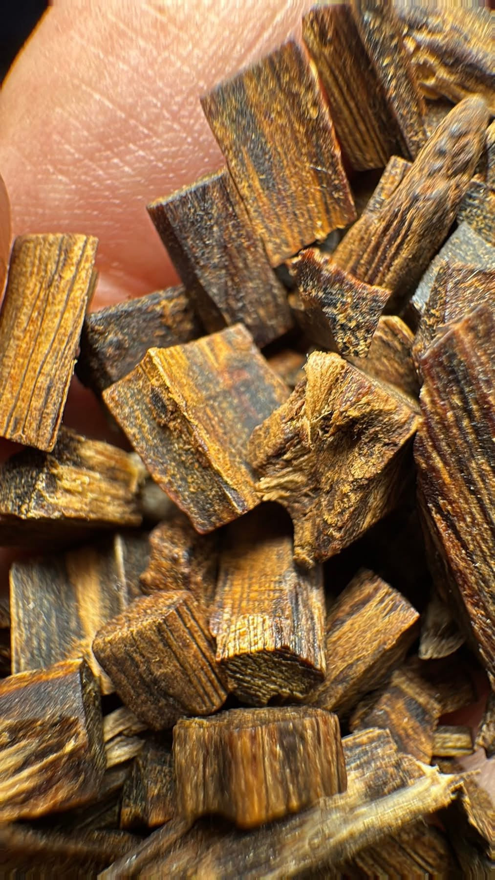 Vietnamese Kyara (Ky Nam) Agarwood Chips – Rare Natural Oud for Pendant & Personal Fragrance
