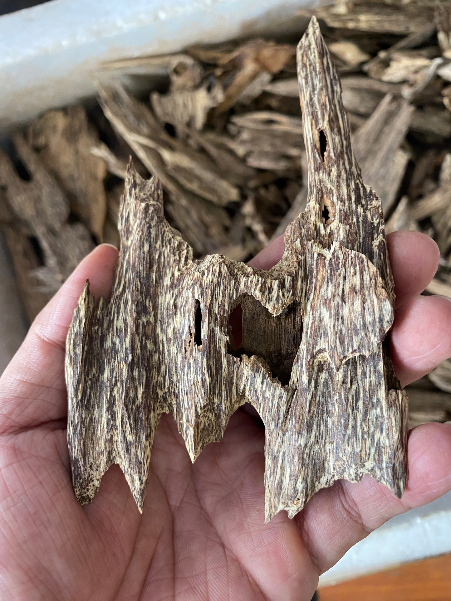 Wild Agarwood Chips - Grade Super  , Wild Oud Chips, Vietnamese Agarwood Chips, Natural Agarwood Chip, Vietnamese Organic Agarwood Chips