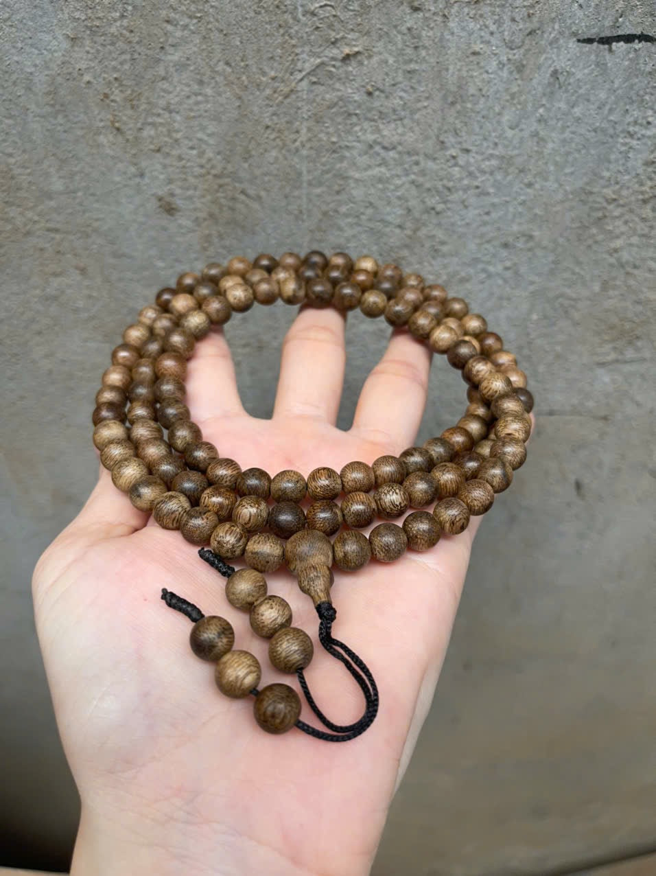 Campodia Agarwood 108 Beads Mala – Pursat Natural Agarwood, Rich Fragrance , Size 8mm , non-stretch cord