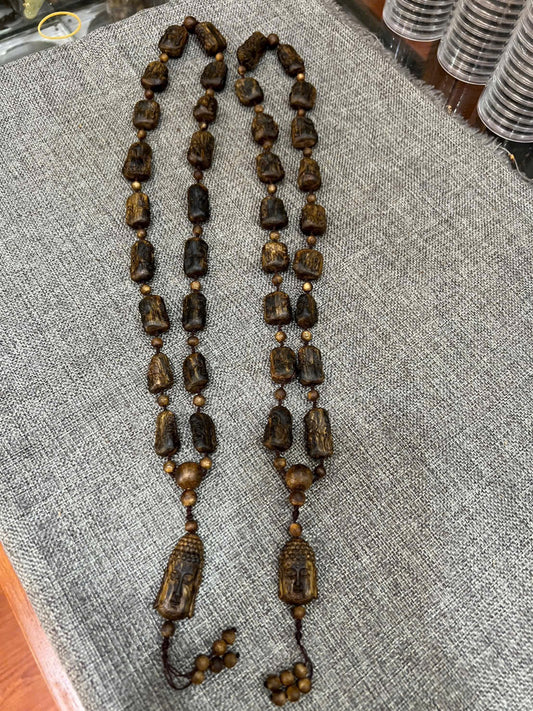 Wild Agarwood Necklace with 12 Arhats – A Unique Spiritual Masterpiece