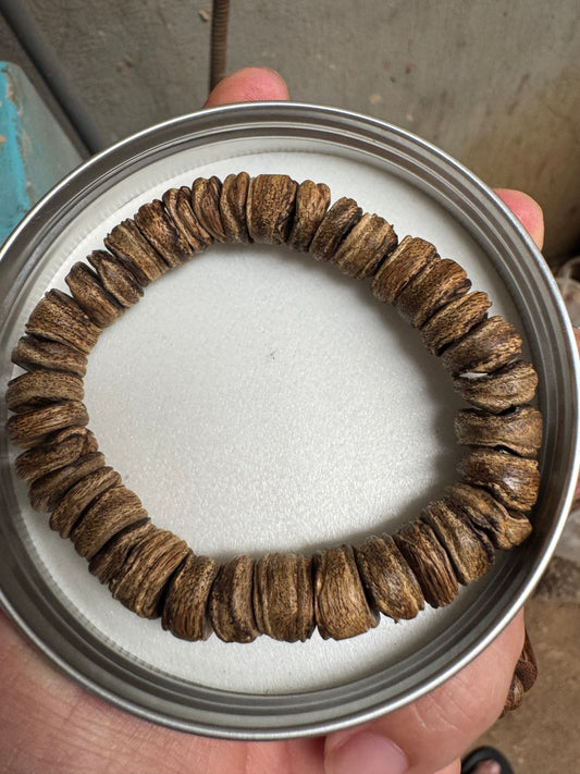 Phuoc Son Agarwood Bracelet – Slim Beads, Near-Sinking Grade, Natural Vietnamese Oud