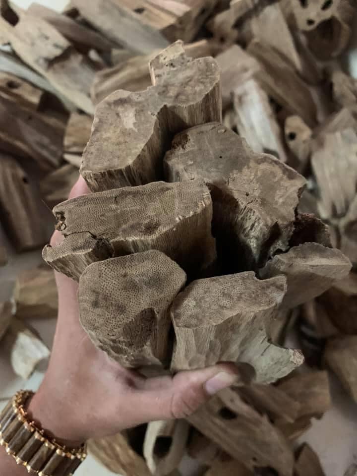 Vietnamese Agarwood Buddha - Meticulous And Delicate
