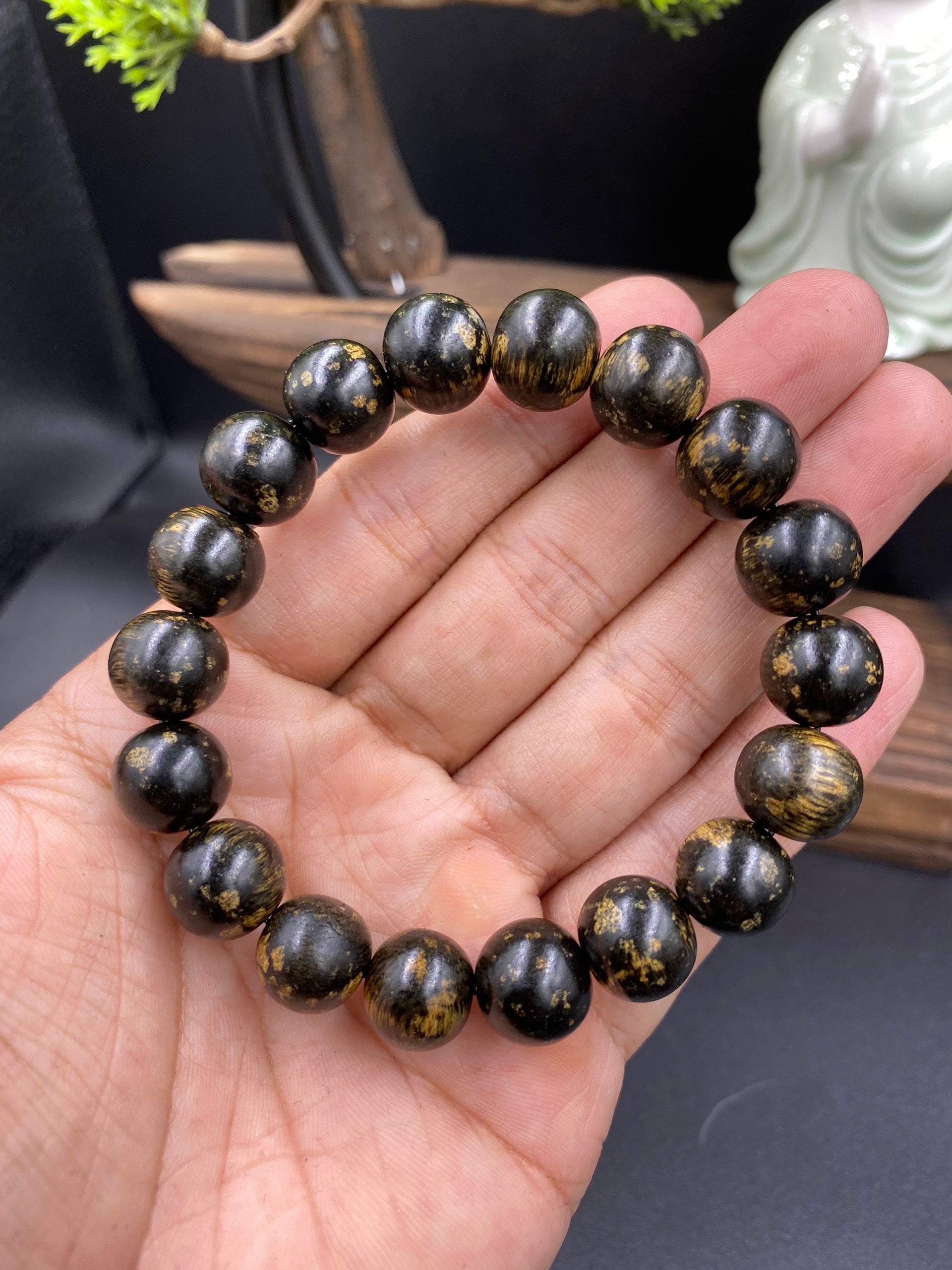 Natural Old Wild Malaysia Agarwood Bracelet (Sinking Type)  天然老野生马来西亚沉香手链24.63g 19cm 14.2mm 16 Beads, Men's Fashion, Watches &  Accessories, Jewelry on Carousell