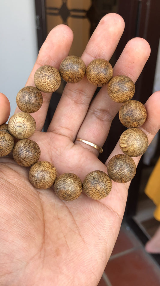 Quang Binh Wild Agarwood Bracelet,Super Grade In Vietnamese,The fragrance is sweet ,Strong Aroma