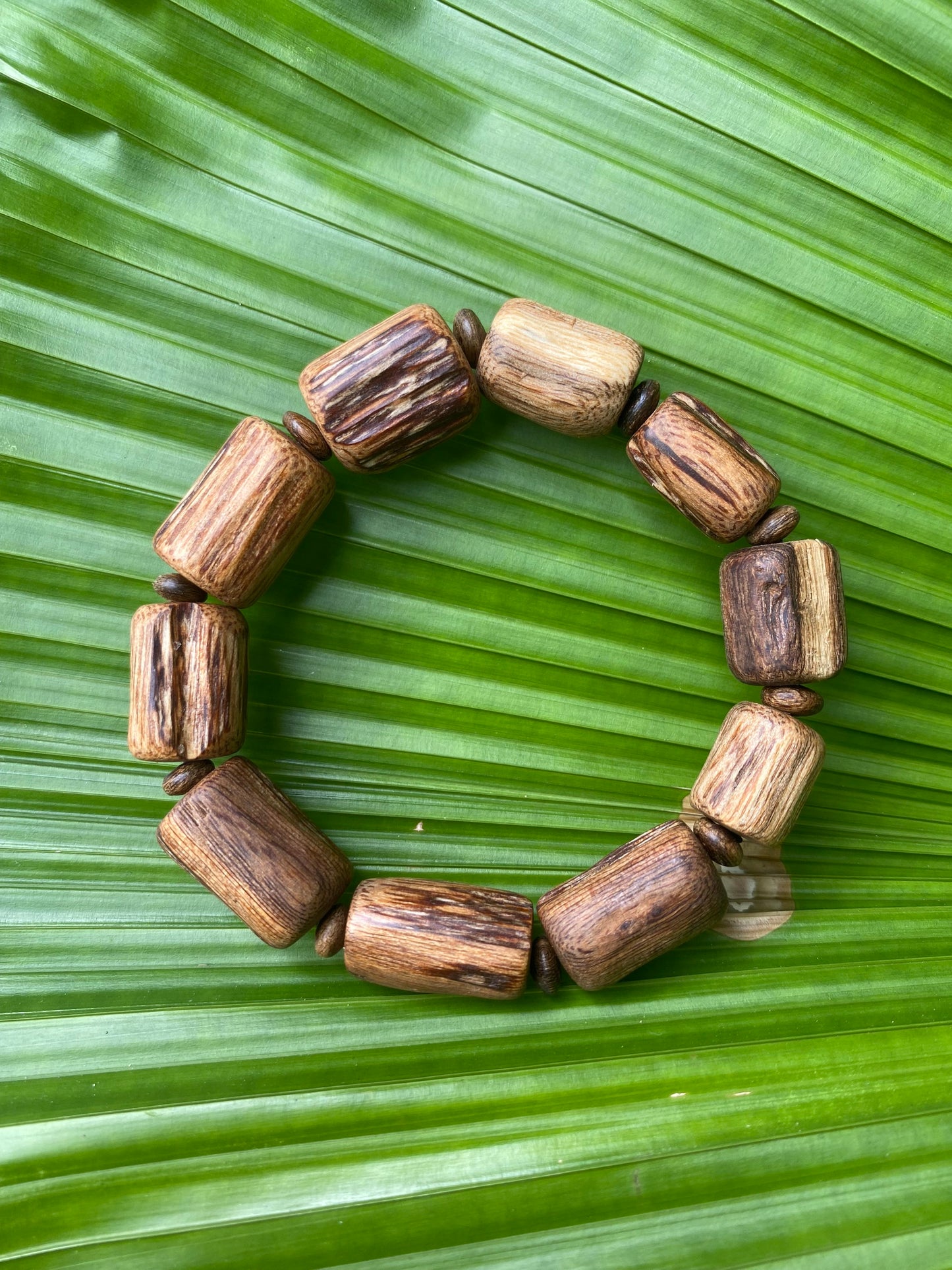 vietnamese wild agarwood , agarwood bracelet , super grade