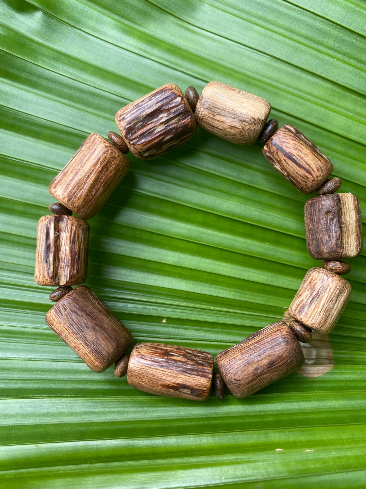 vietnamese wild agarwood , agarwood bracelet , super grade